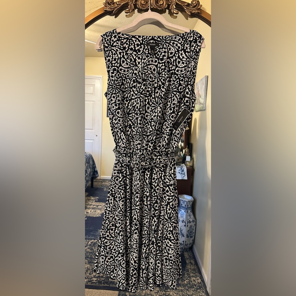 NEW Alfani Black & White Sleeveless Midi Dress w/ elastic Waist self-fabric-belt